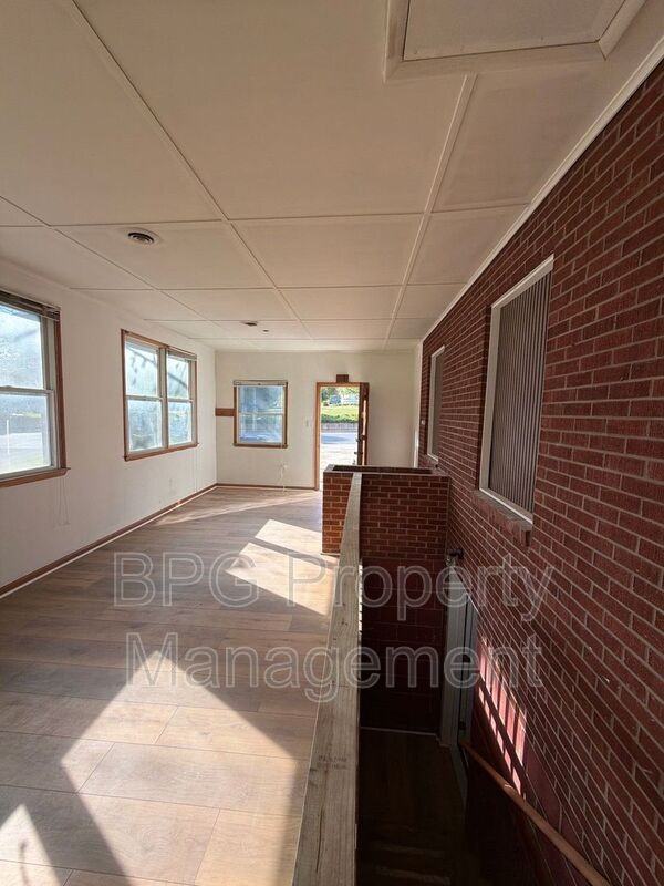204 N Muhlenberg St #B - Photo 3 of 8