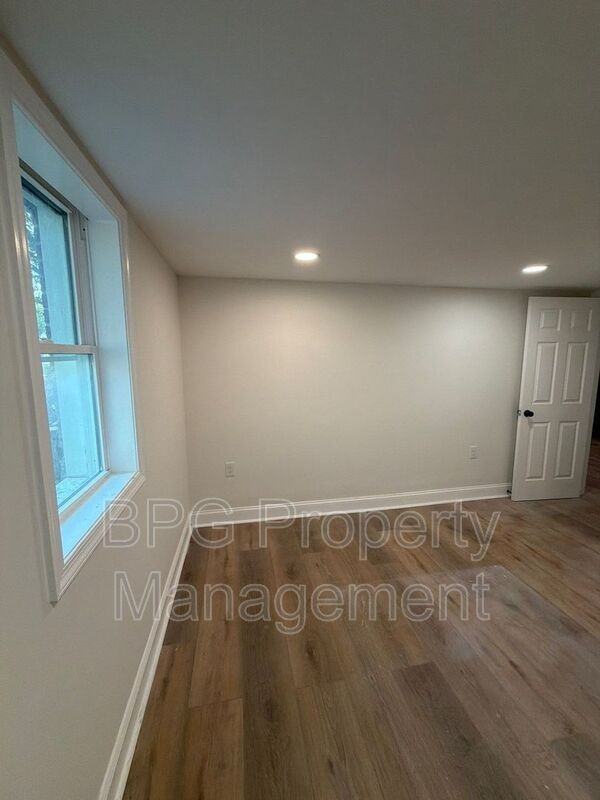 204 N Muhlenberg St #B - Photo 4 of 8