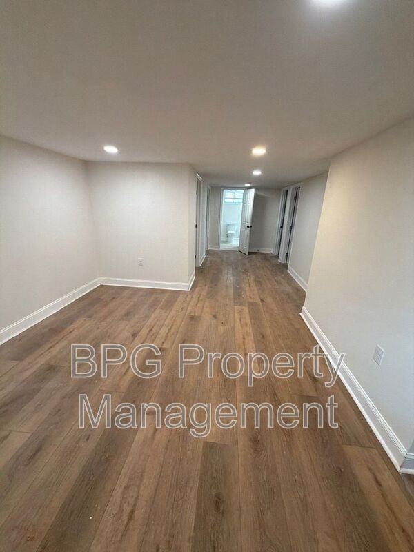 204 N Muhlenberg St #B - Photo 7 of 8