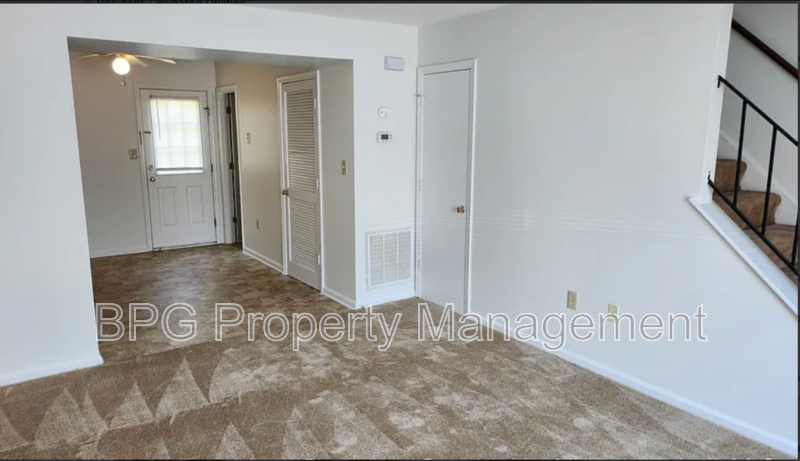 605 Hamlet Ave #D - Photo 2 of 33