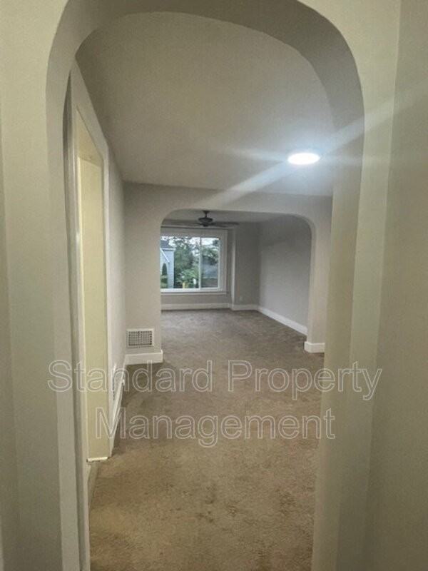 193 Shepard Ave - Photo 2 of 7