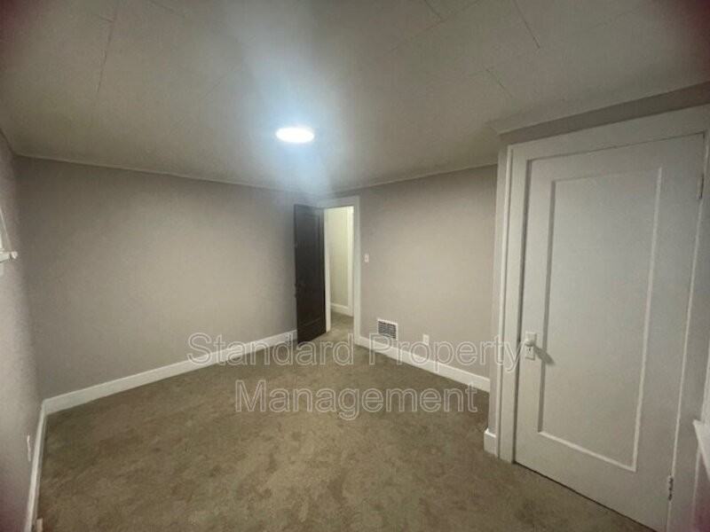193 Shepard Ave - Photo 3 of 7