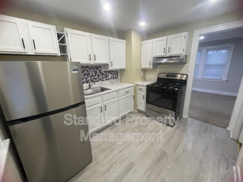 193 Shepard Ave - Photo 4 of 7