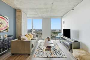 featured image of 625 W Division St #1-1