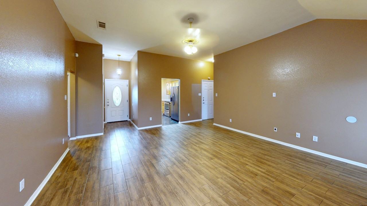 3805 Sawtooth Dr - Photo 7 of 21