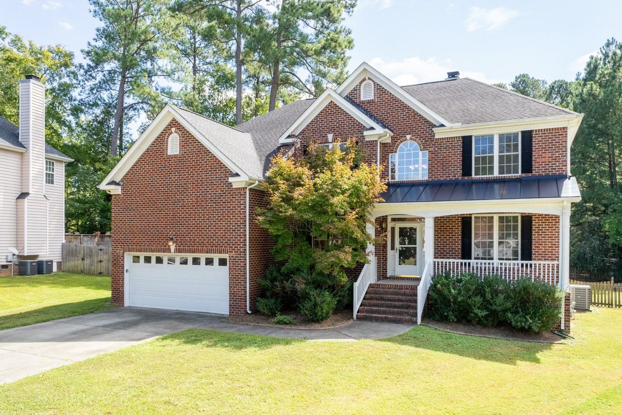 1006 Goldenview Ct - Photo 3 of 39