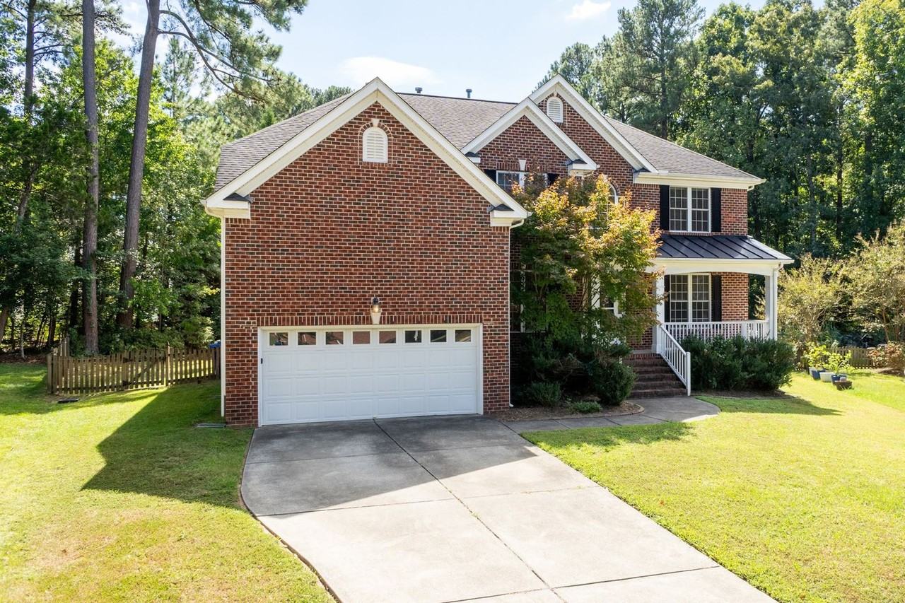 1006 Goldenview Ct - Photo 4 of 39