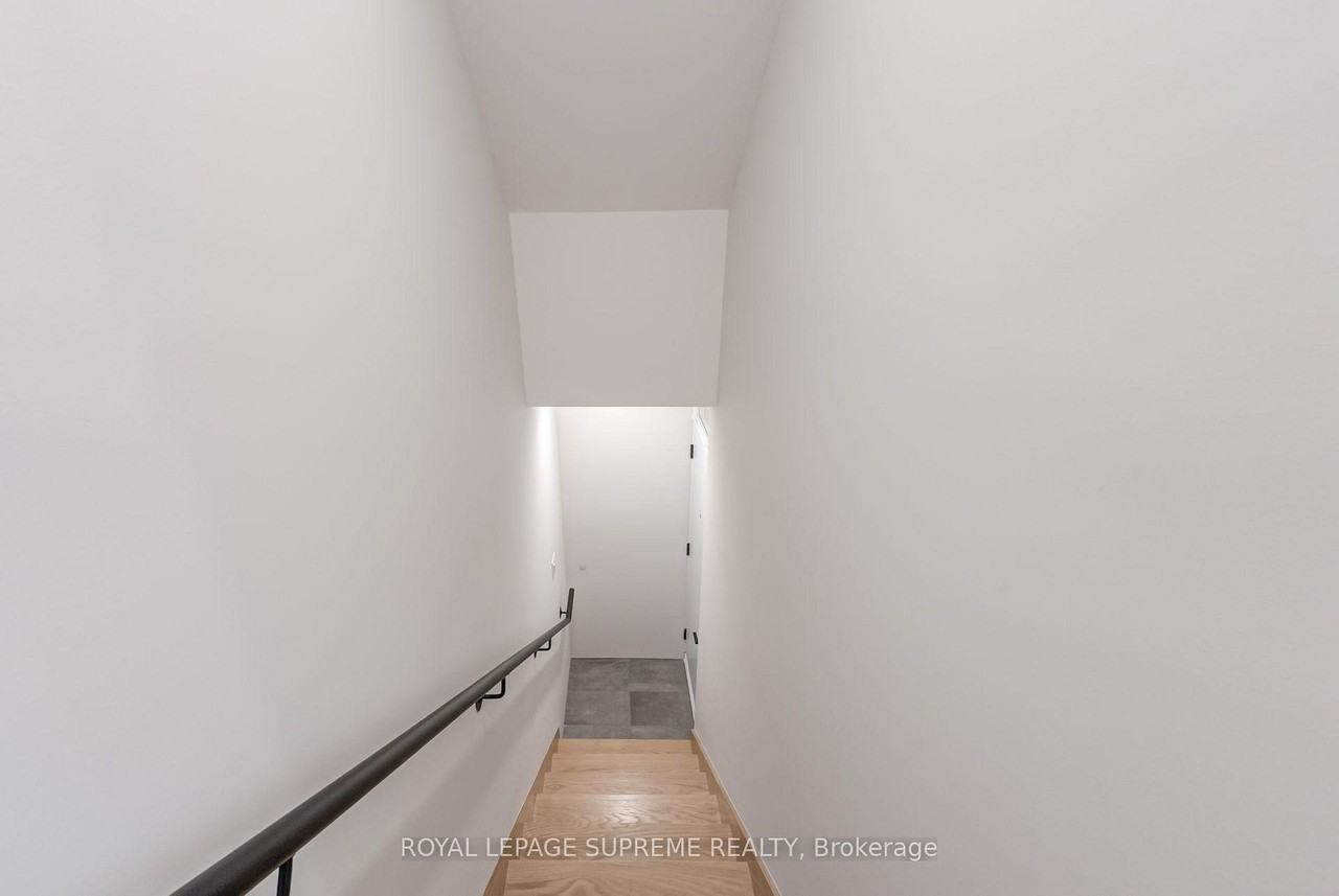 101 Bernice Crescent #3 - Photo 3 of 24