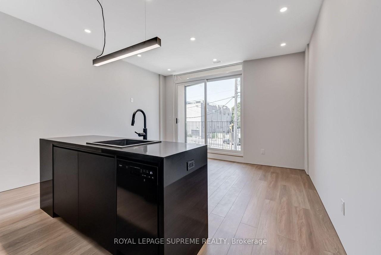 101 Bernice Crescent #3 - Photo 5 of 24