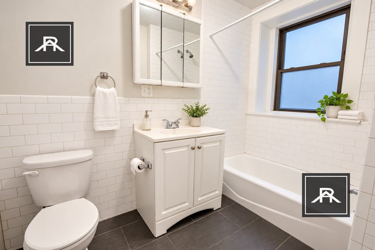 1479 Beacon St #23 - Photo 3 of 5