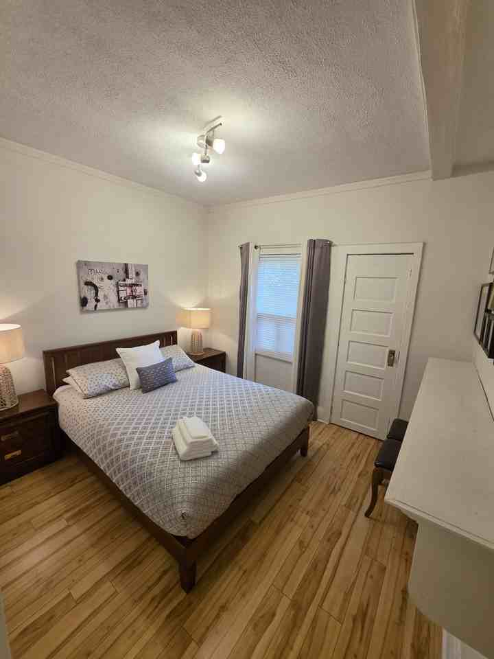 Meaford Avenue - Photo 5 of 12