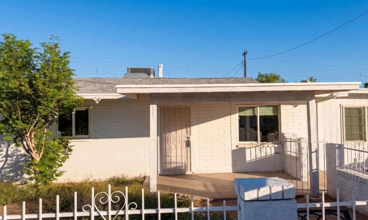 3622 W Sunland Ave - Photo 3 of 32