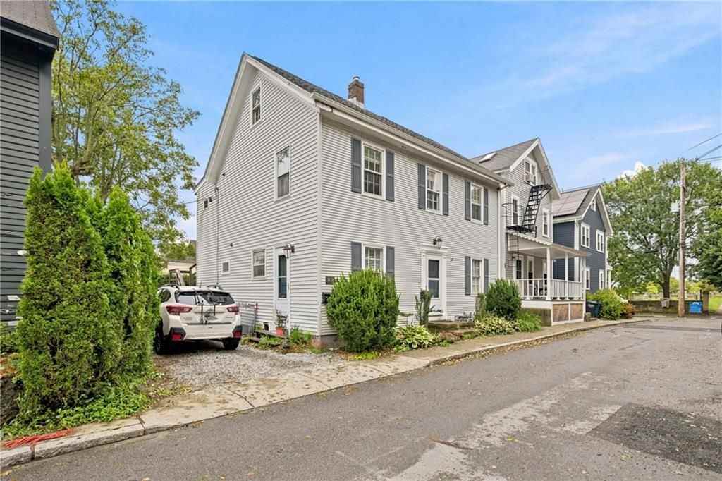 82 Burnside Ave ##2 - Photo 2 of 23