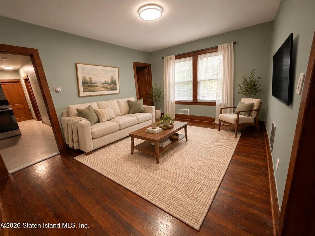 24 Winthrop Pl - Photo 3 of 7