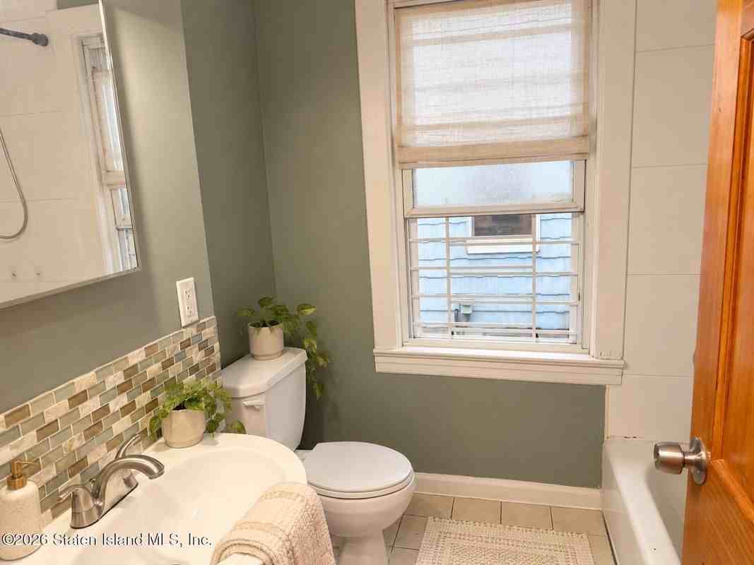 24 Winthrop Pl - Photo 5 of 7