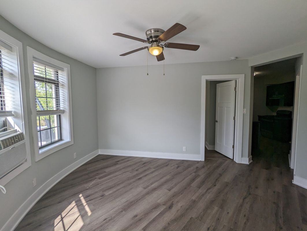 725 Saint Johns Ave - Photo 2 of 15