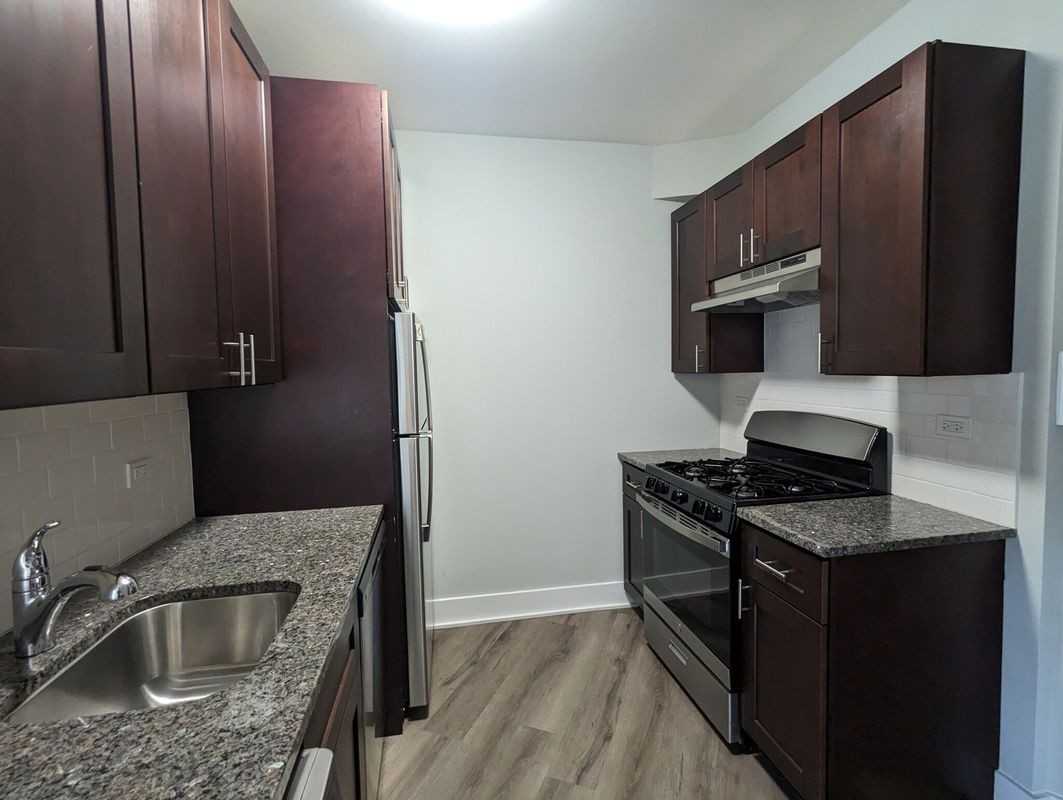 725 Saint Johns Ave - Photo 4 of 15