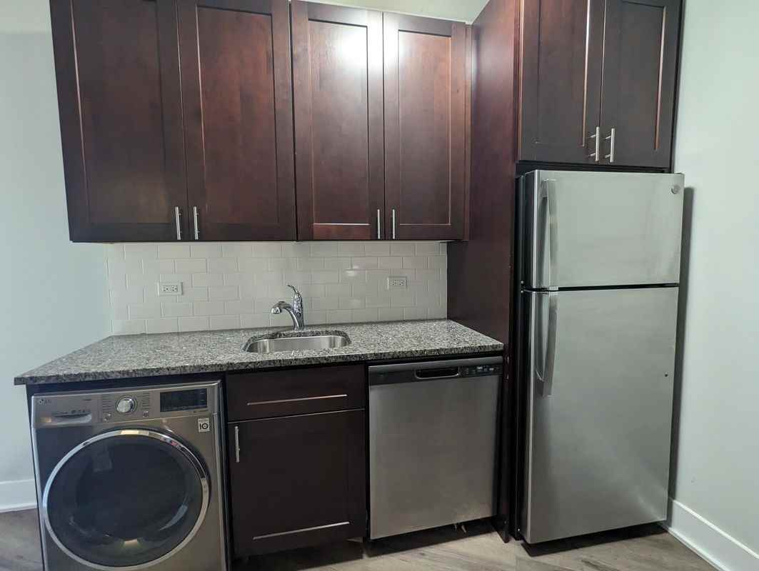 725 Saint Johns Ave - Photo 6 of 15