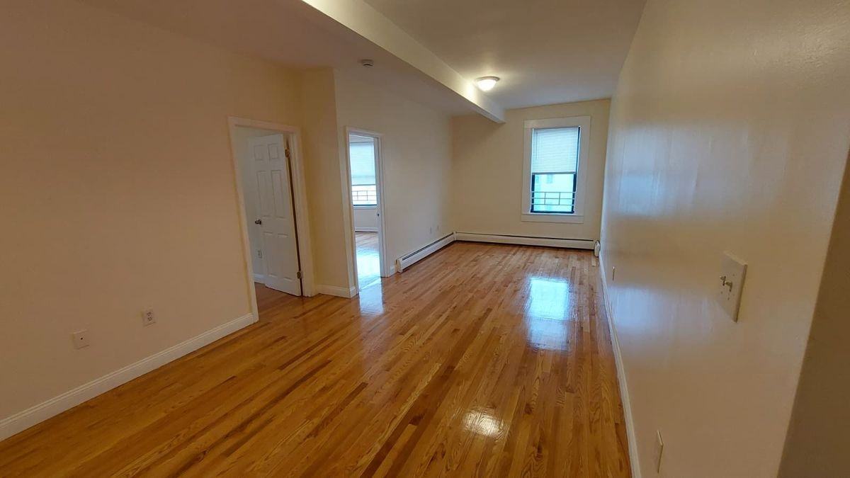 1 Leyland St - Photo 2 of 22