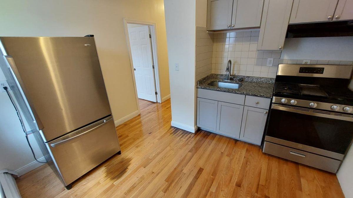 1 Leyland St - Photo 4 of 22