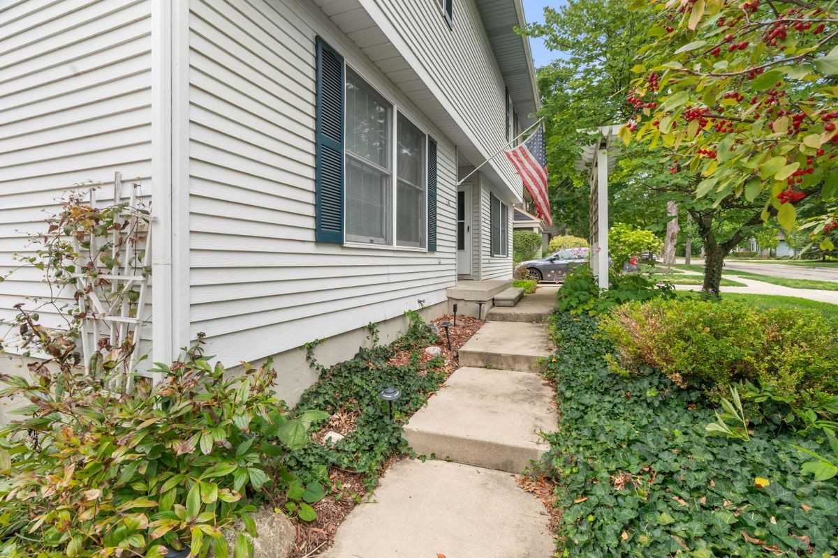 336 1st St - Photo 2 of 29