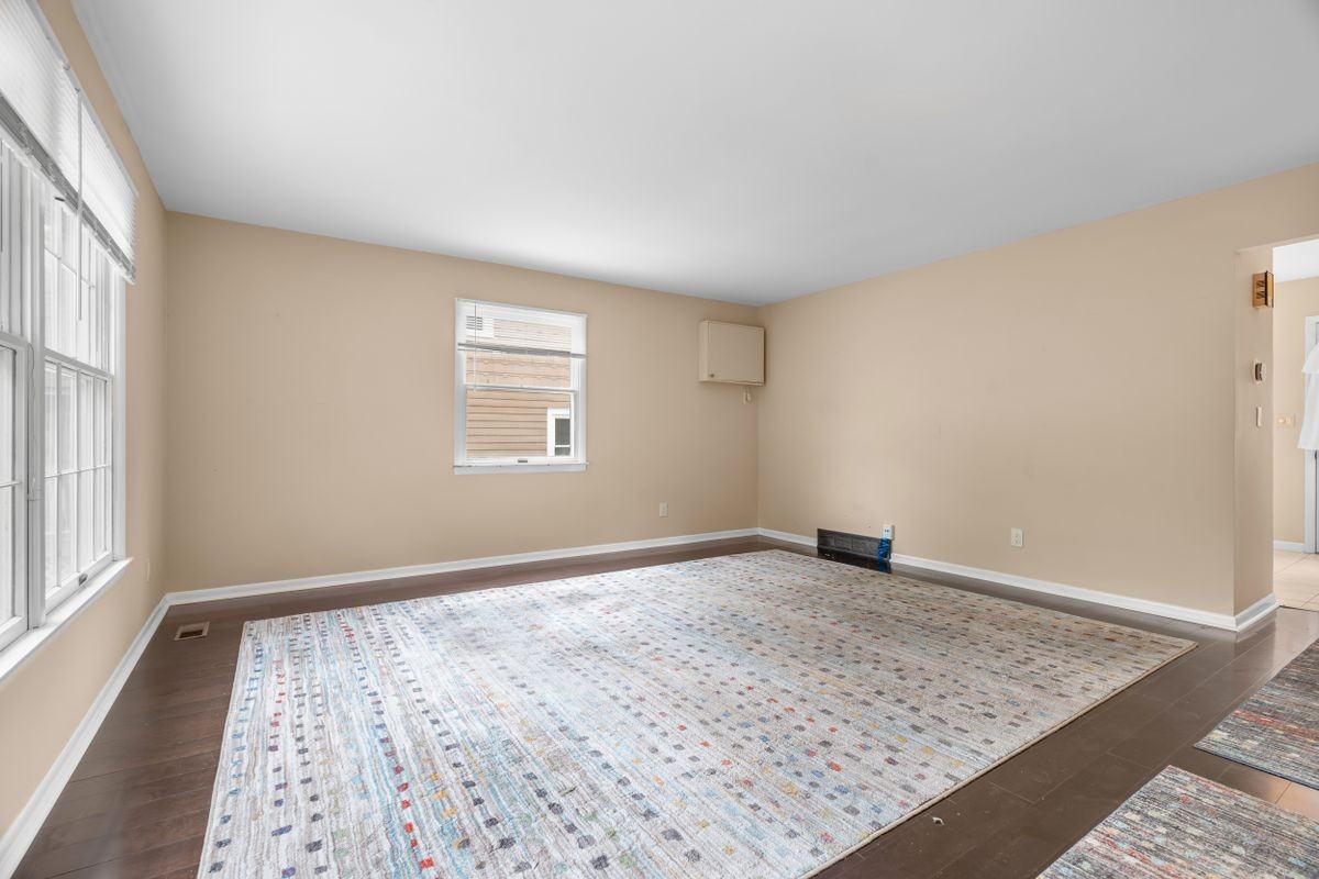 336 1st St - Photo 5 of 29
