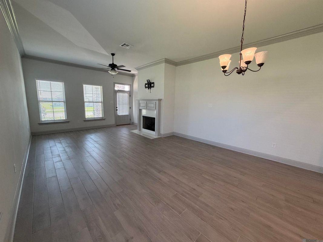16477 Alexis Ave - Photo 3 of 11