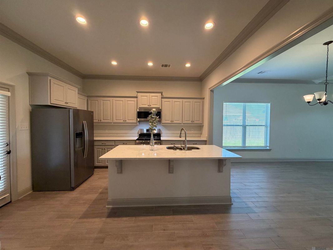 16477 Alexis Ave - Photo 6 of 11