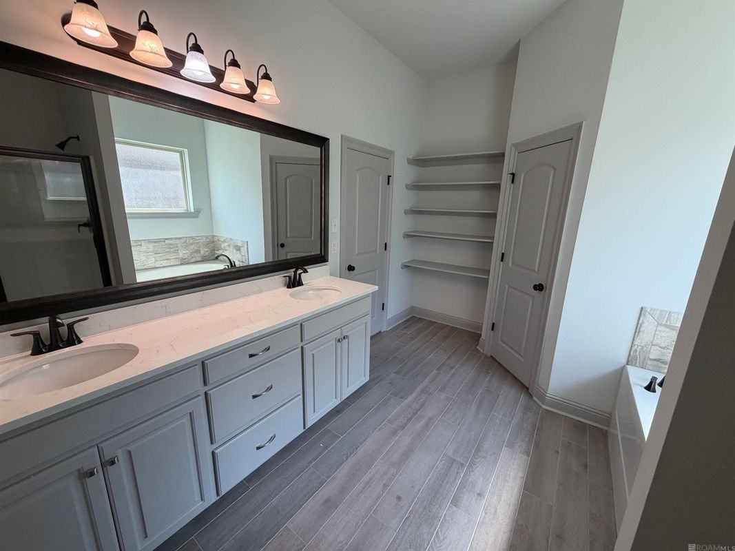 16477 Alexis Ave - Photo 7 of 11
