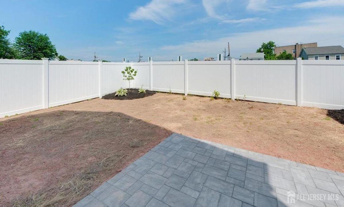 92 2nd St - Photo 2 of 28