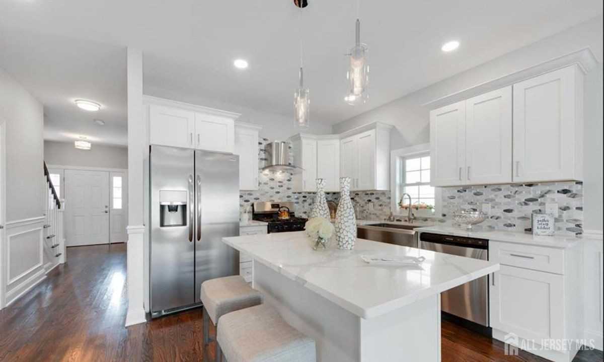 92 2nd St - Photo 7 of 28