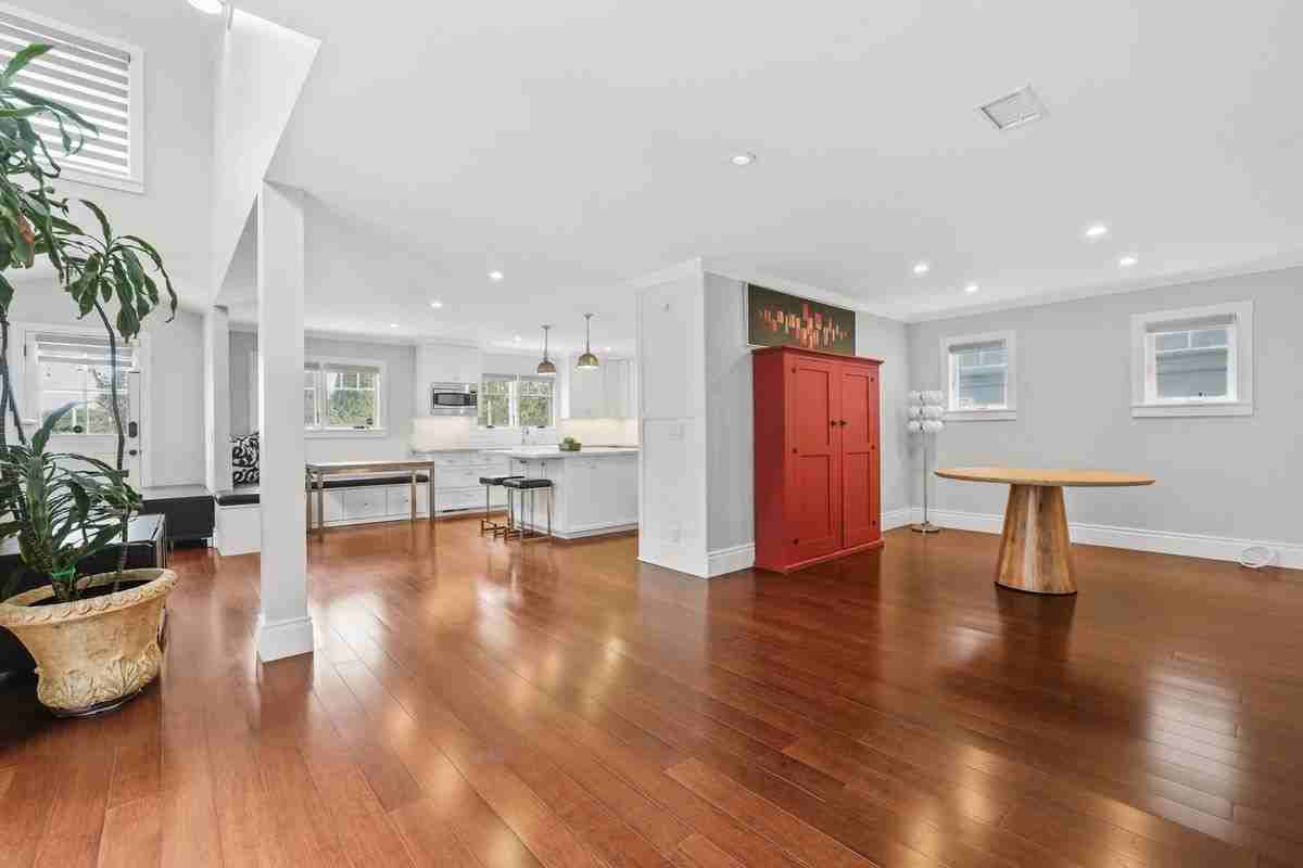 2520 Cliff Dr - Photo 3 of 49