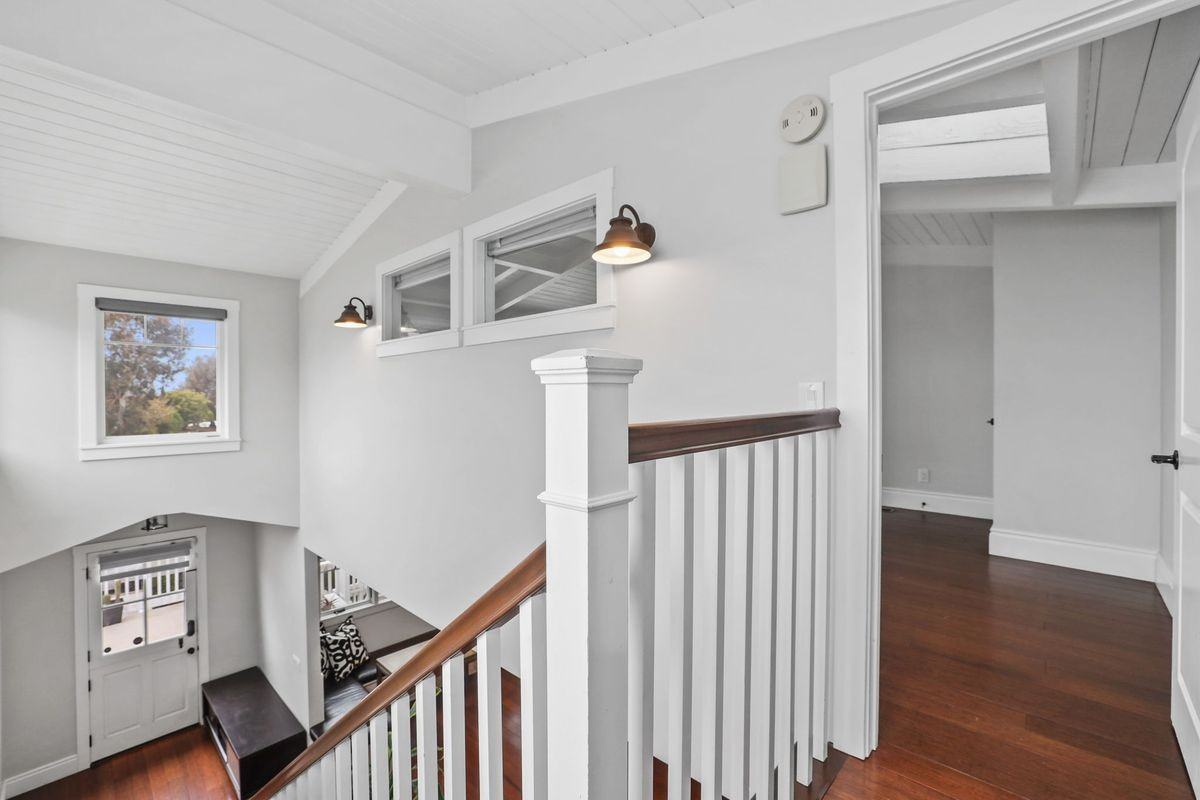 2520 Cliff Dr - Photo 5 of 49