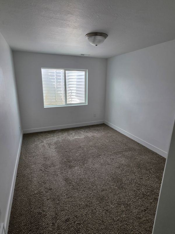658 N Butte Ln - Photo 7 of 12