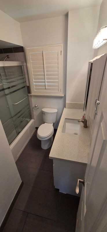 7812 Truxton Ave - Photo 3 of 18