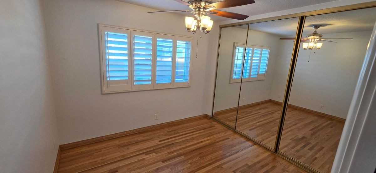 7812 Truxton Ave - Photo 4 of 18