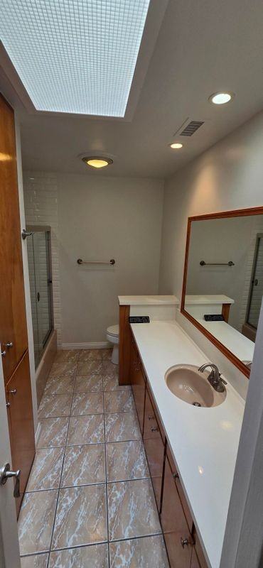 7812 Truxton Ave - Photo 7 of 18