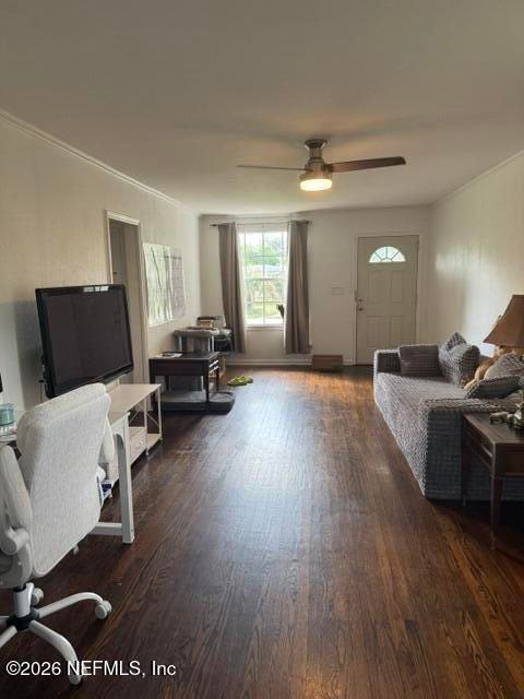 1729 Embassy Dr - Photo 3 of 24