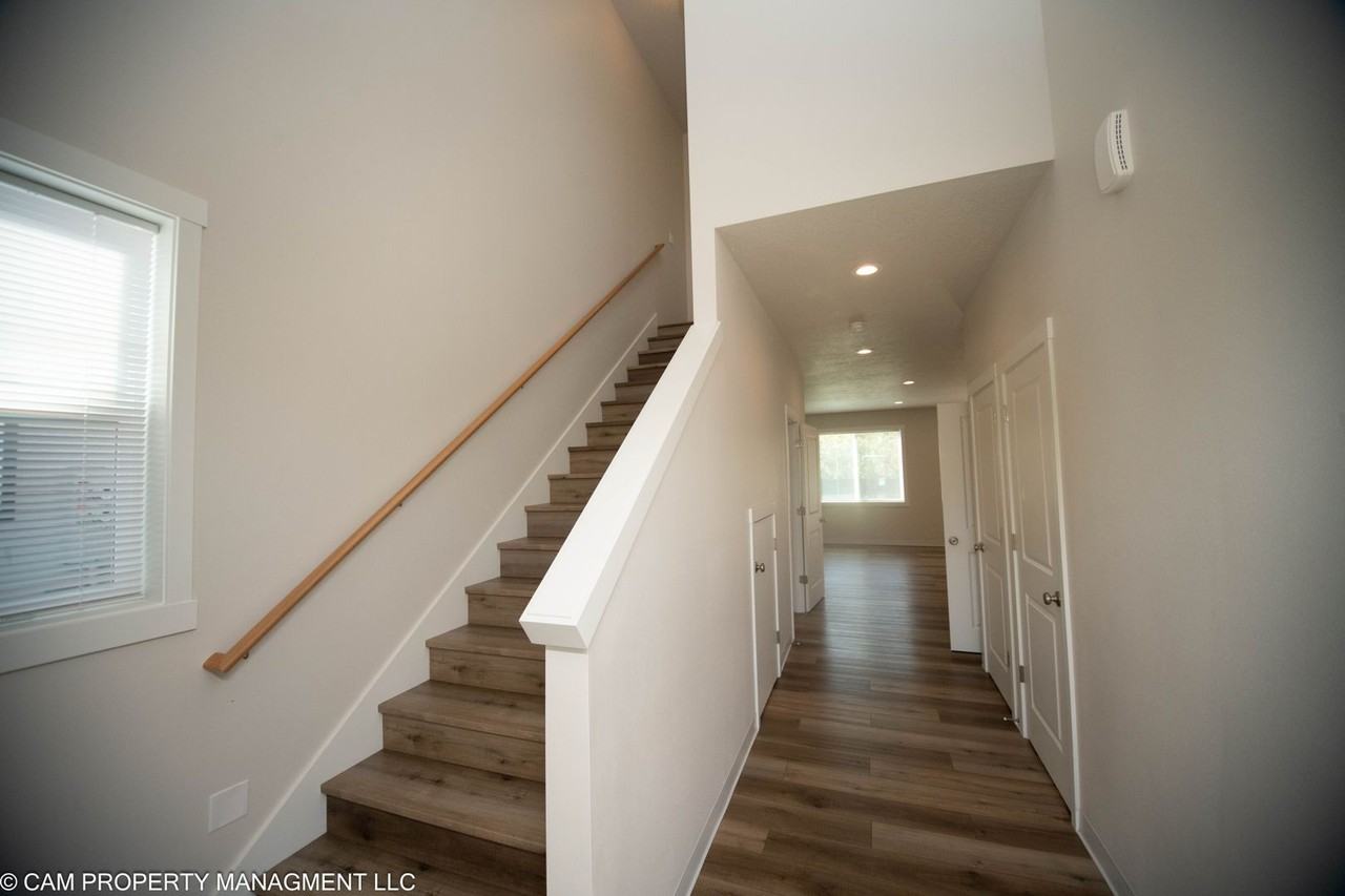 2422 Leonard Ln - Photo 5 of 17