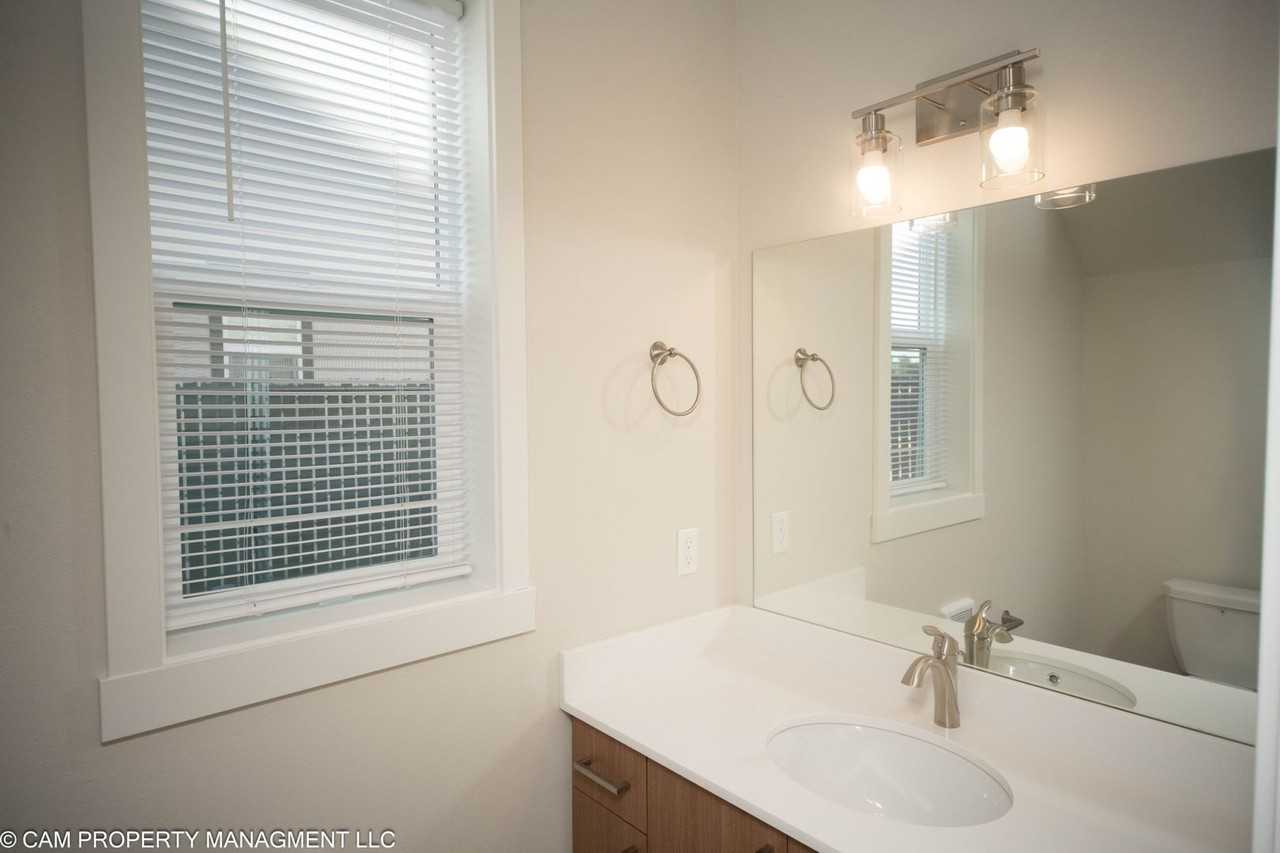 2422 Leonard Ln - Photo 7 of 17