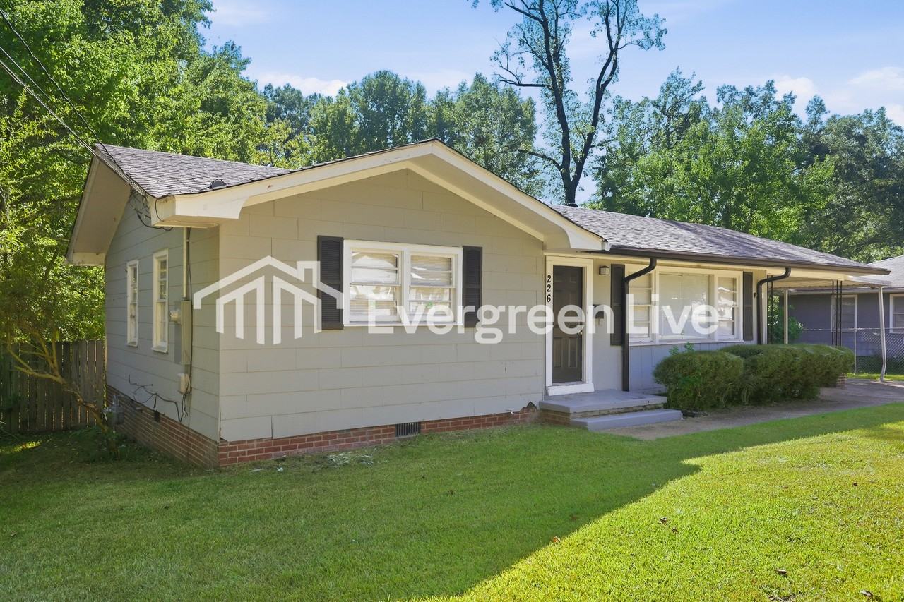 226 Meadowview St - Photo 2 of 15