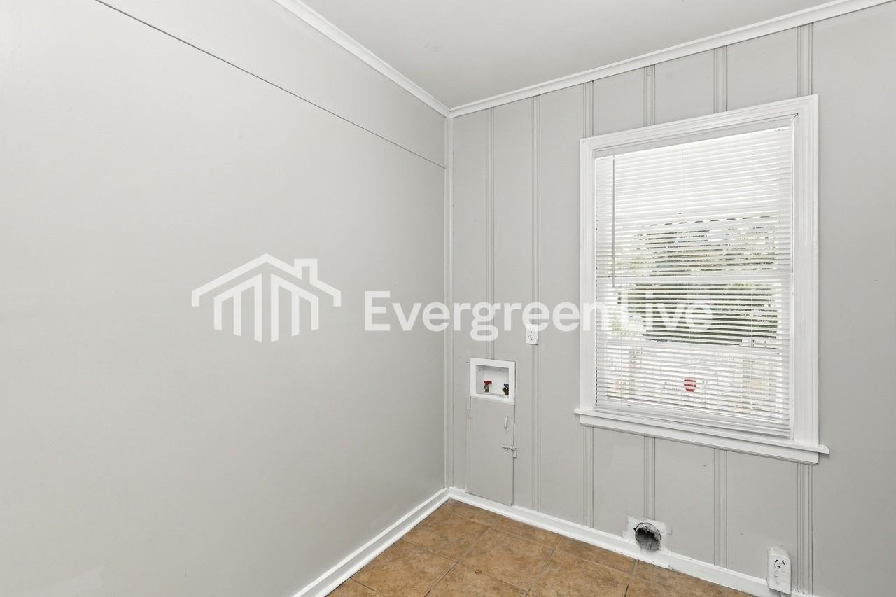 226 Meadowview St - Photo 6 of 15