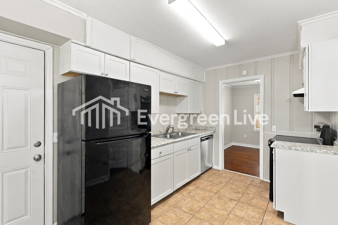 226 Meadowview St - Photo 7 of 15