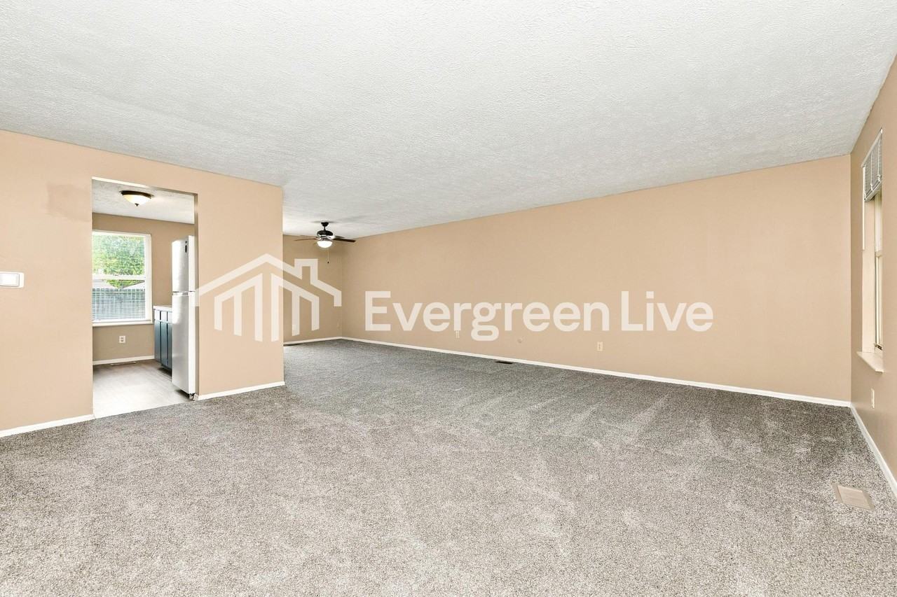 6056 Green Knolls Dr - Photo 3 of 16