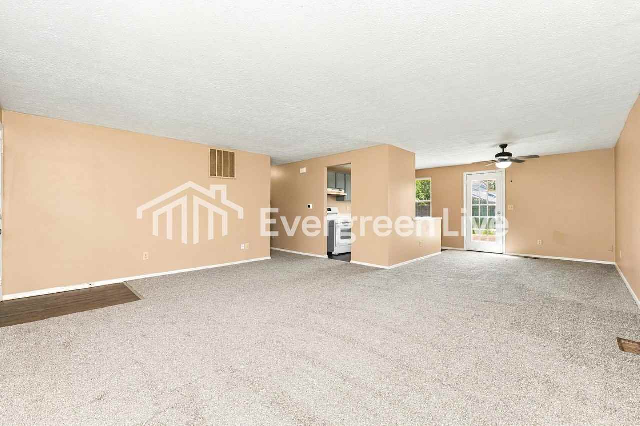 6056 Green Knolls Dr - Photo 4 of 16
