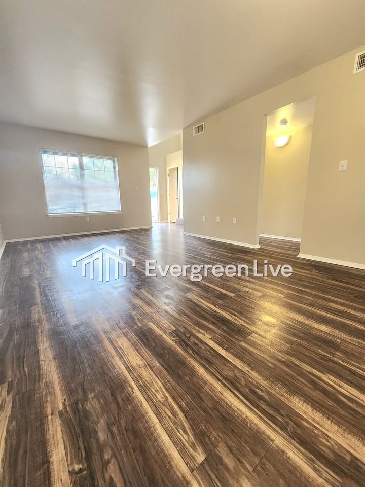 108 Raven Dr - Photo 4 of 28