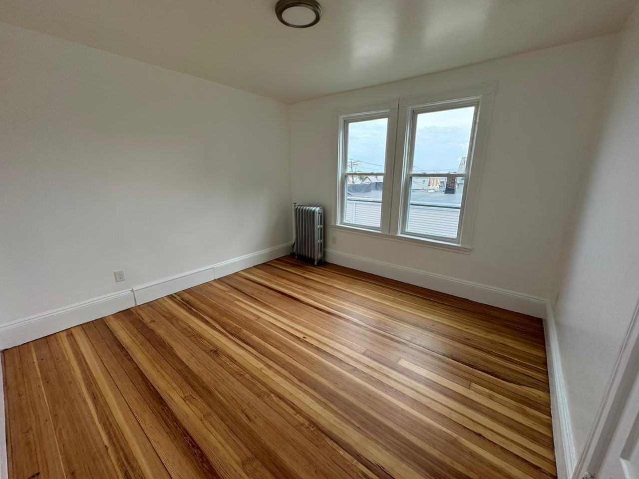 96 Webster Ave #3 - Photo 4 of 8