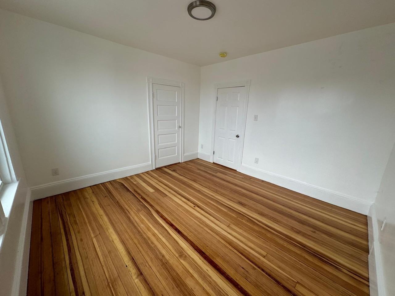 96 Webster Ave #3 - Photo 5 of 8