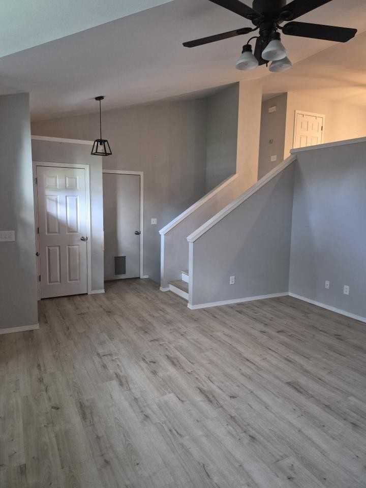 1145 Hemingway Ave - Photo 2 of 10