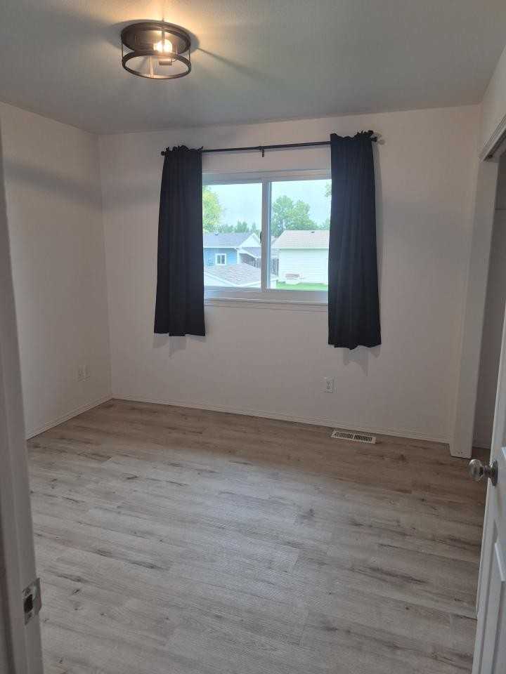 1145 Hemingway Ave - Photo 6 of 10